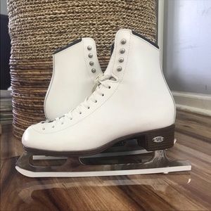 Riedell model 133 size W 6 ( professional quality )